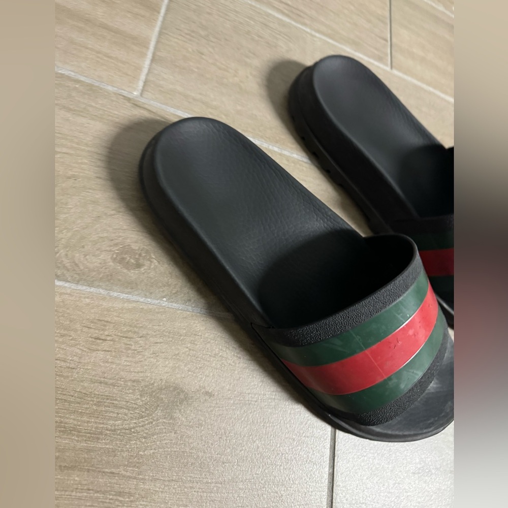 Gucci MEN'S SLIDE SANDAL - Picture 3 of 3
